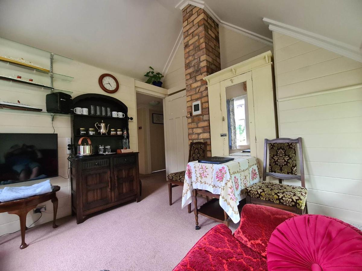 Bed and Breakfast Dovecote House Окленд Экстерьер фото
